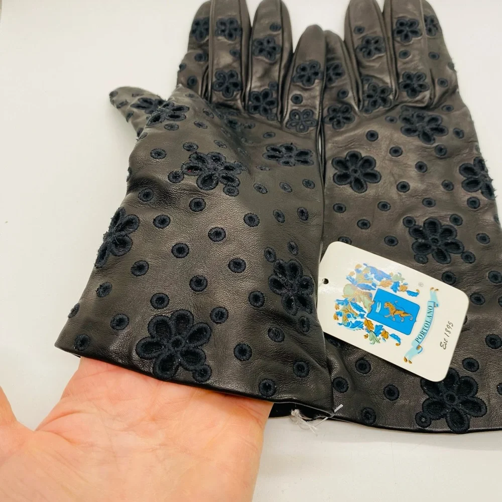 NWT Portolano Italian Leather Long Gloves Silk Lined Floral Detail Black Medium